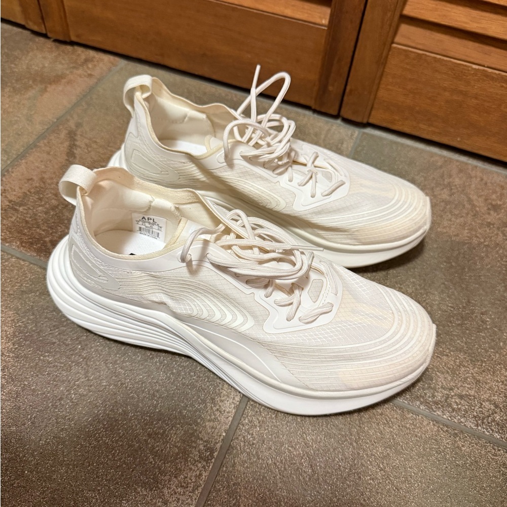 APL women’s streamline runners